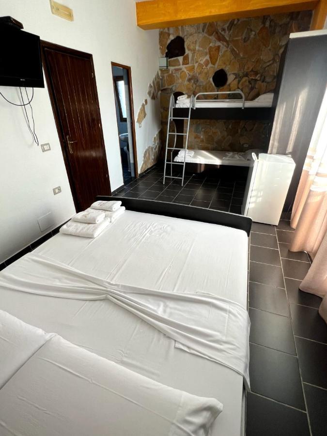 Hotel Orikum Esterno foto