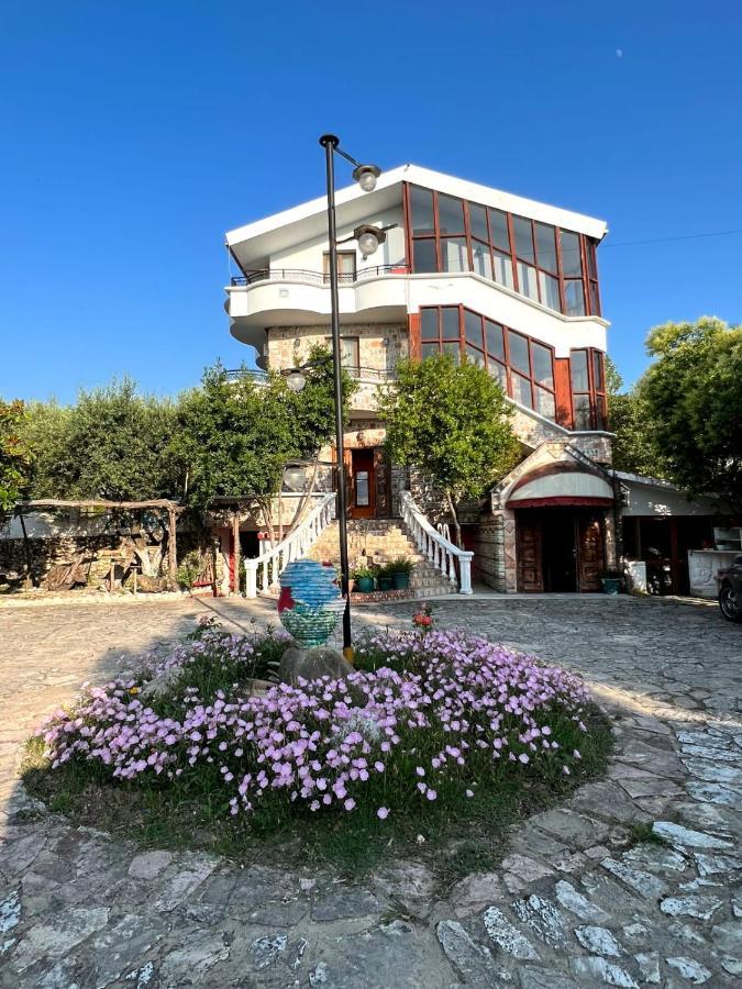 Hotel Orikum Esterno foto